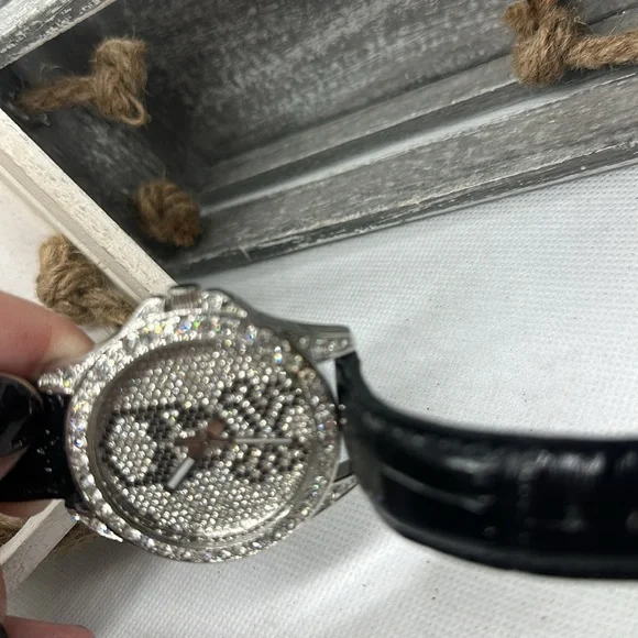 Vintage Skull Watch, Made in Japan, black leather band - Picture 3 of 5